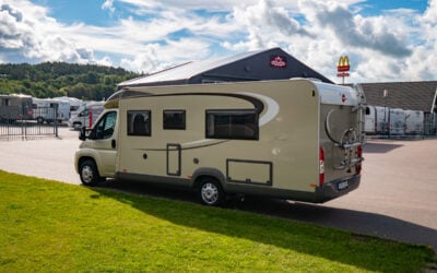 Bürstner-T 720 *Långbäddar *Toa bak *Automat-(2014)-3238613