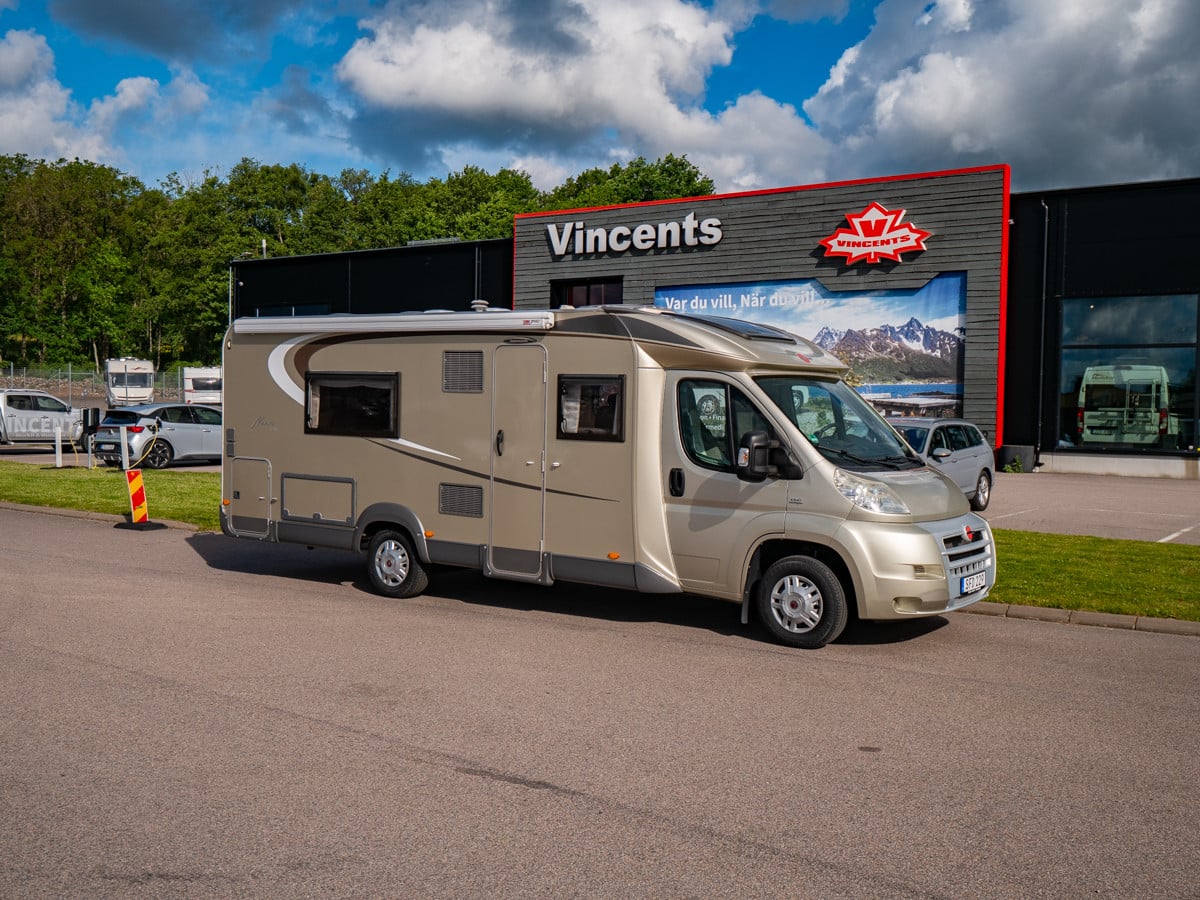 Bürstner-T 720 *Långbäddar *Toa bak *Automat-(2014)-3238590