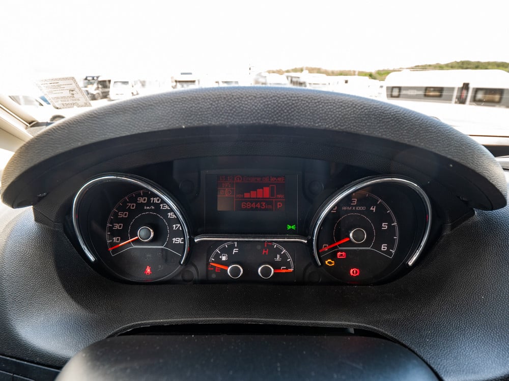 Pilote-P740GJ *B-körkort *Långbäddar-(2022)-3231385