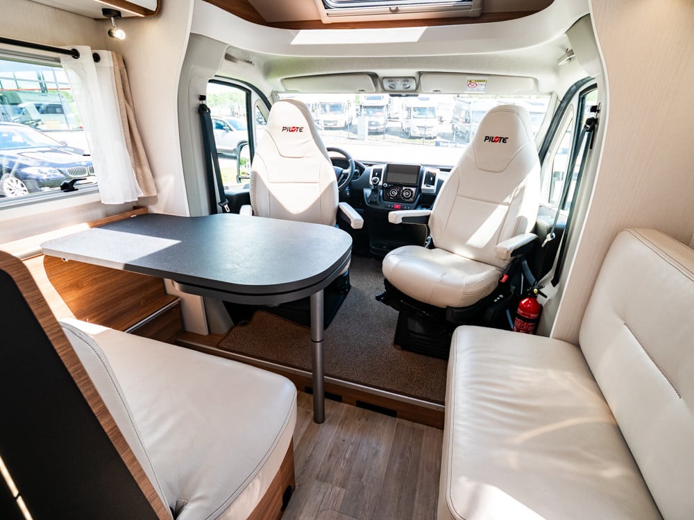 Pilote-P740GJ *B-körkort *Långbäddar-(2022)-3231368