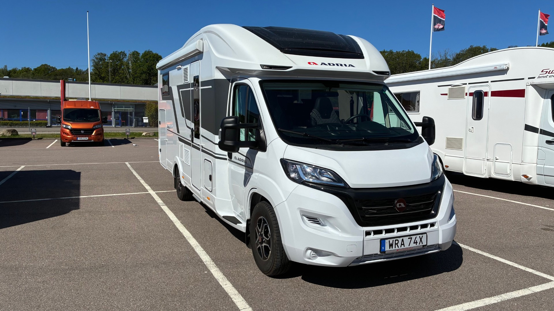 Adria-MATRIX 670 SL *KOMMANDE *Hydraul. ben *Alde *Lågmil-(2024)-3207987