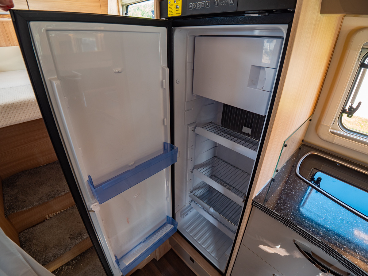 Bürstner-Ixeo T 728 *Taksäng *AC-bodel-(2016)-3242126