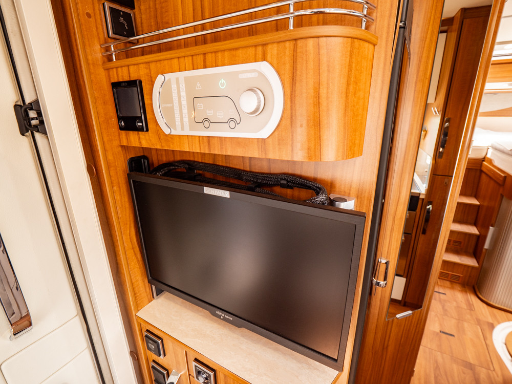 Hymer-B 704 Premium Line *Långbädd *AC-Bodel-(2017)-3242944