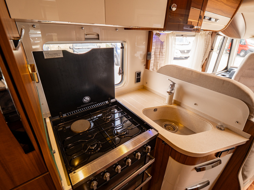 Hymer-B 704 Premium Line *Långbädd *AC-Bodel-(2017)-3242935