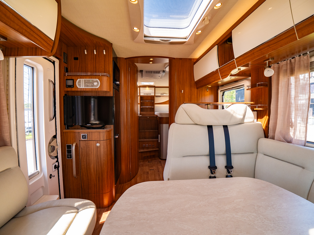 Hymer-T 704 SL *ALDE *Hydrauliska stödben *Solcell-(2019)