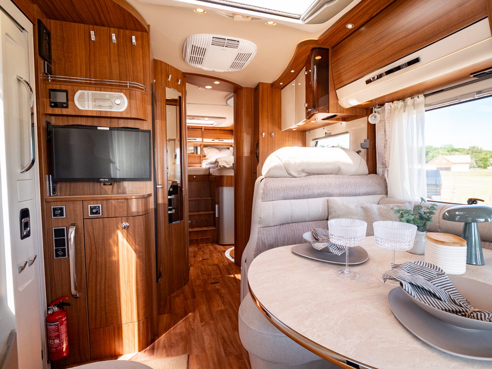 Hymer-B 704 Premium Line *Långbädd *AC-Bodel-(2017)