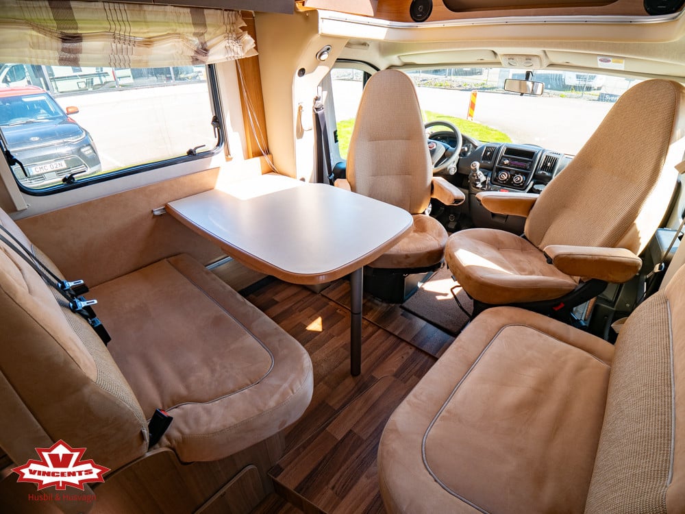 Hymer-T 678 CL *ALDE *Långbäddar *Taksäng-(2013)-3290111