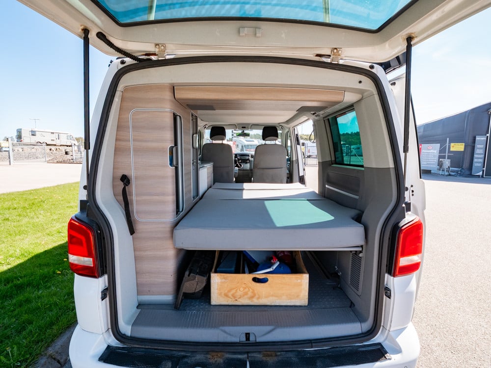 Volkswagen-CALIFORNIA-(2015)