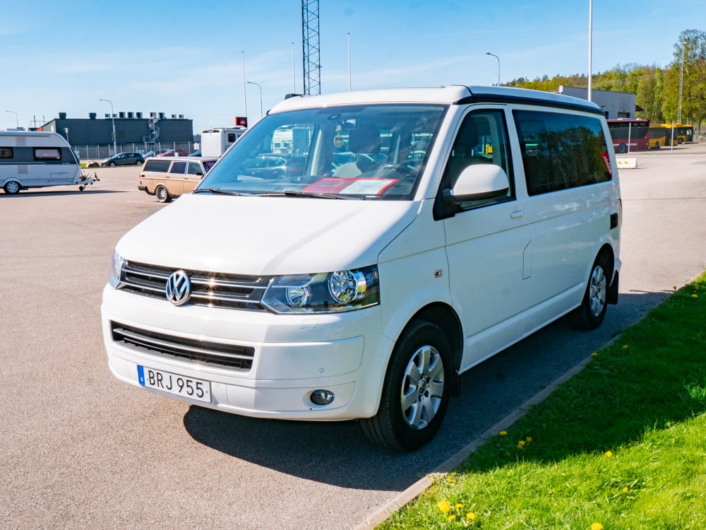 Volkswagen-CALIFORNIA-(2015)