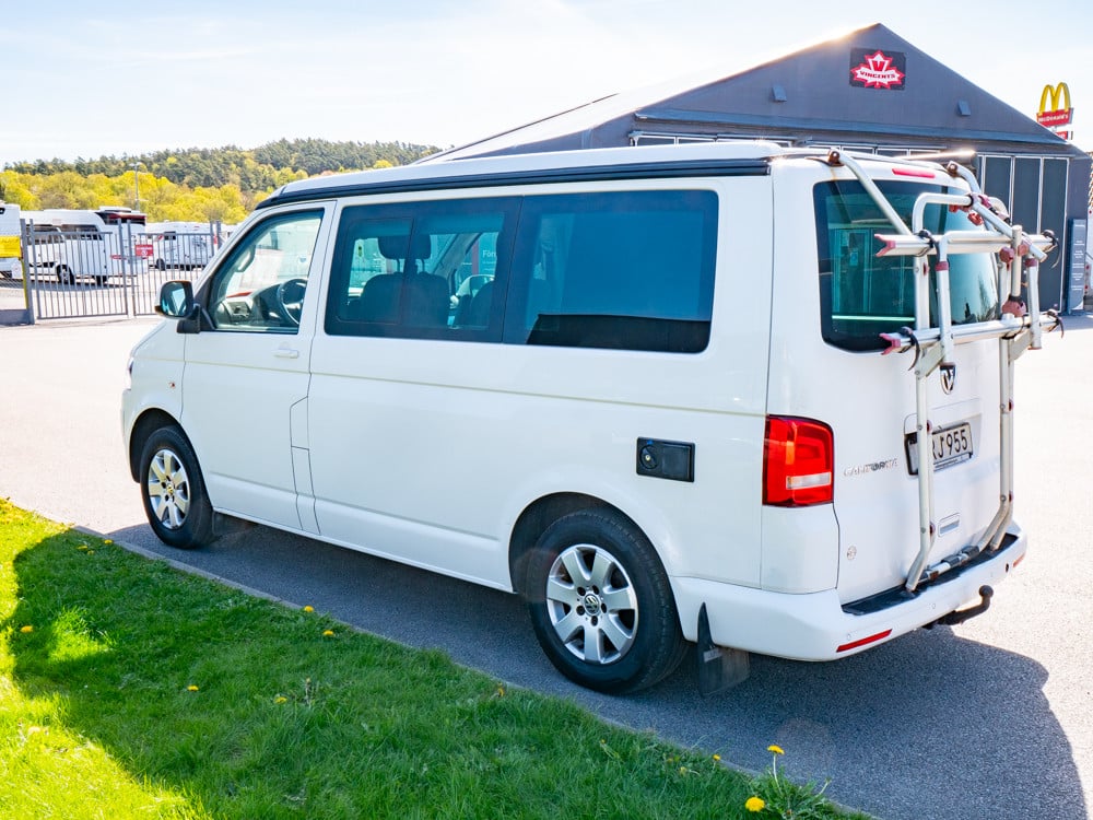 Volkswagen-CALIFORNIA-(2015)