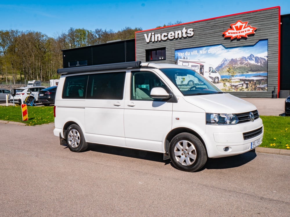 Volkswagen-CALIFORNIA-(2015)