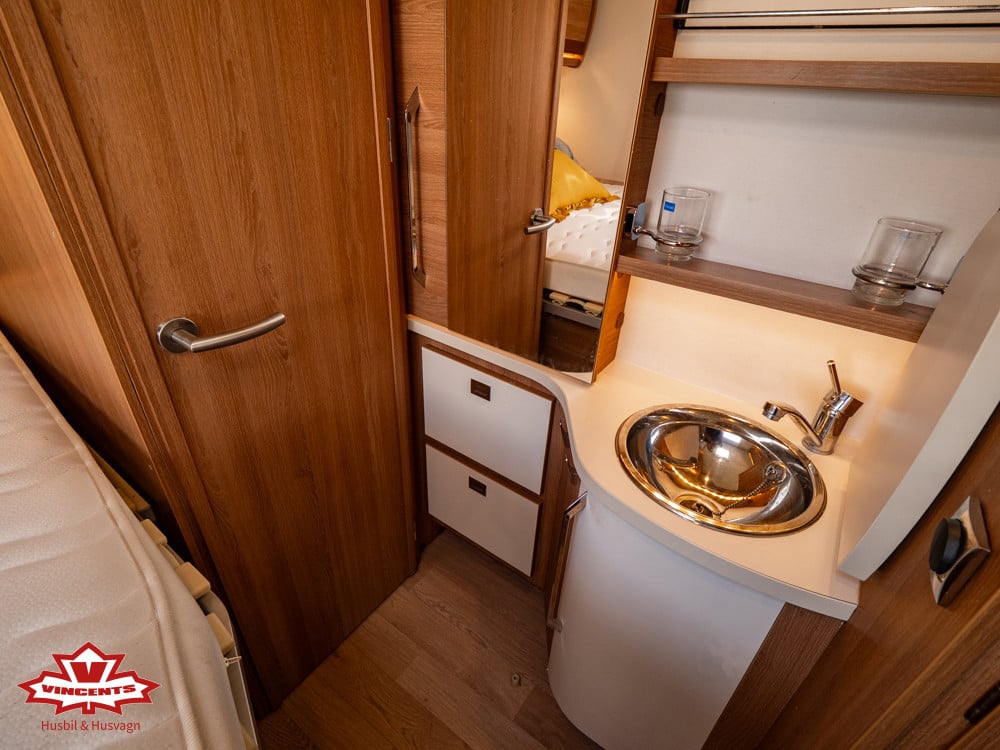 Rapido-F 896 *Queensbädd *Solcell *B-körkort-(2020)-3276188