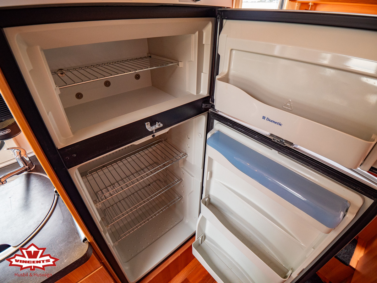 Hymer-T 674 CL *Solcell *Långbädd-(2011)-3265004