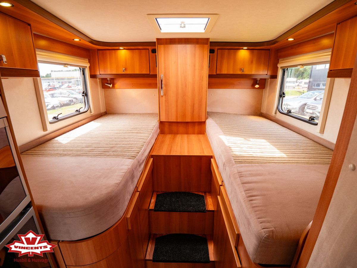 Hymer-T 674 CL *Solcell *Långbädd-(2011)-3265006
