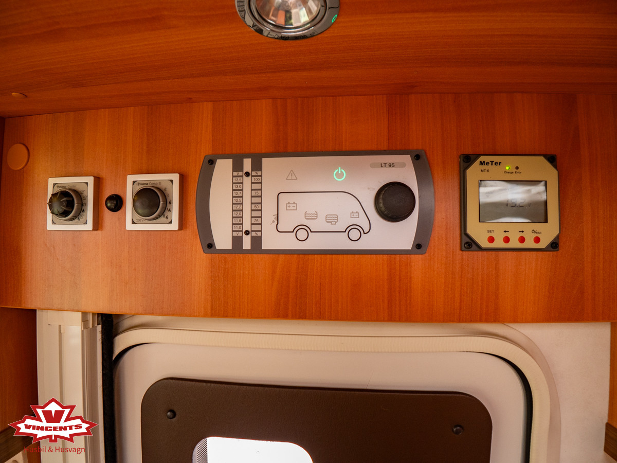 Hymer-T 674 CL *Solcell *Långbädd-(2011)-3265008