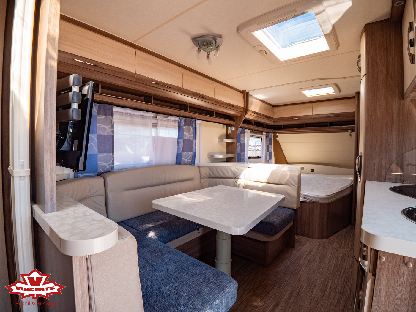 Hobby-560 KMFE DE LUXE *Barnkammare *Alde-(2014)-3295385