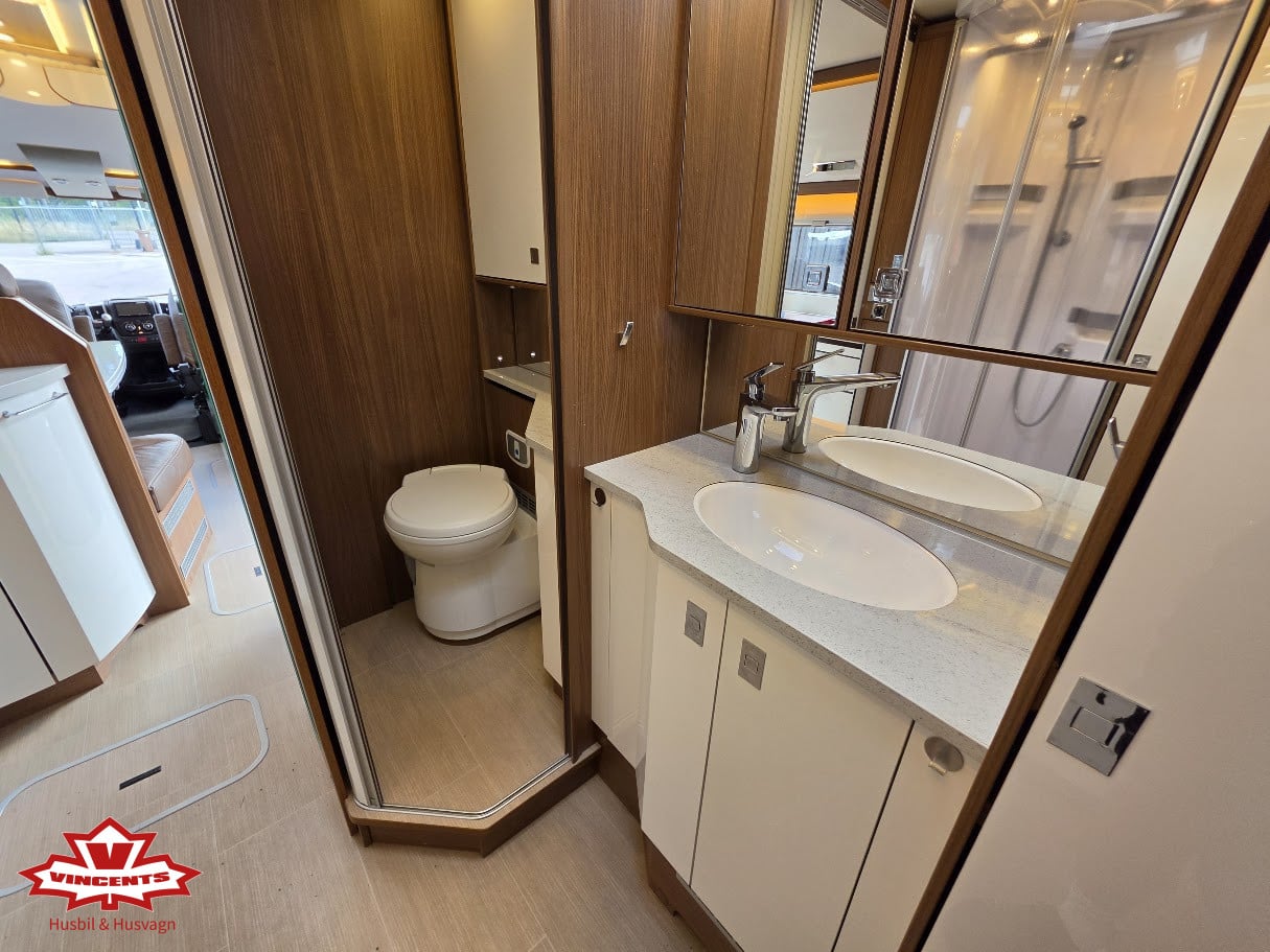 Bürstner-Elegance I 910 *Solcell *AC-bodel *Skinnklädsel-(2019)-3317383