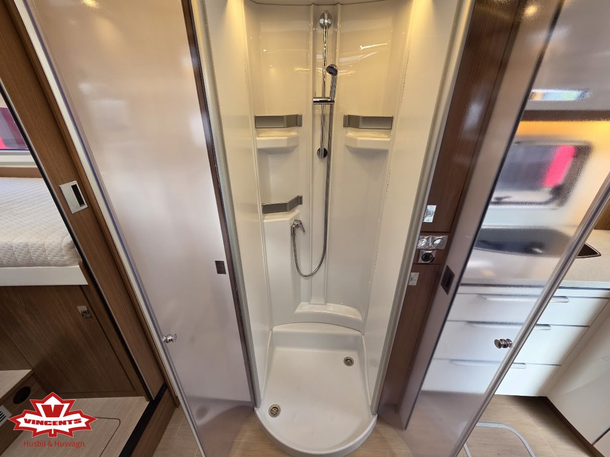 Bürstner-Elegance I 910 *Solcell *AC-bodel *Skinnklädsel-(2019)-3317384