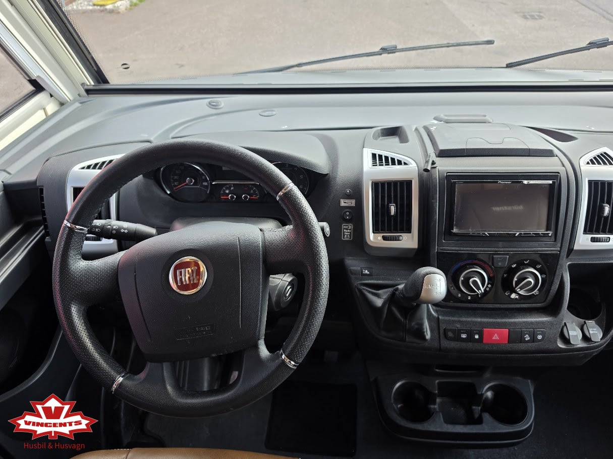 Bürstner-Elegance I 910 *Solcell *AC-bodel *Skinnklädsel-(2019)-3317386