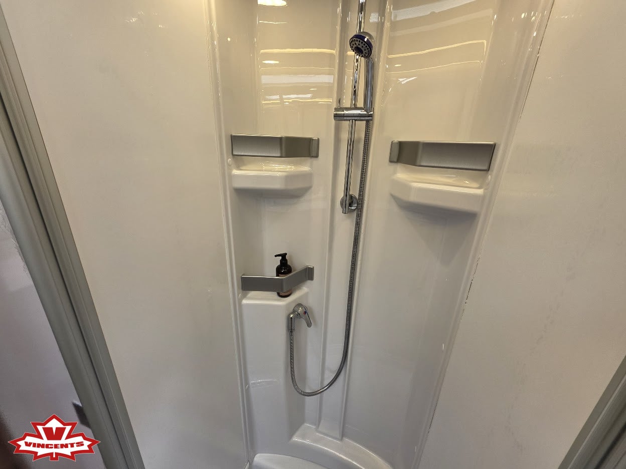 Bürstner-Elegance I 910 *AC-bodel *Automat *Skinnklädsel-(2019)