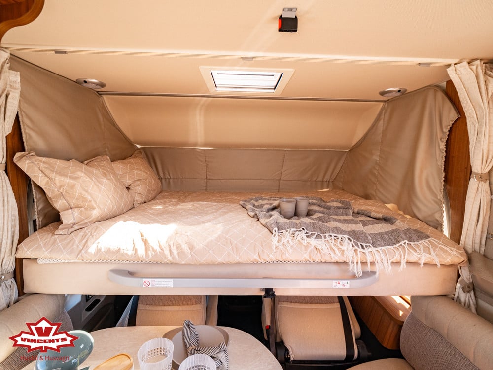 Hymer-B 704 Premium Line *Långbädd *AC-Bodel-(2017)