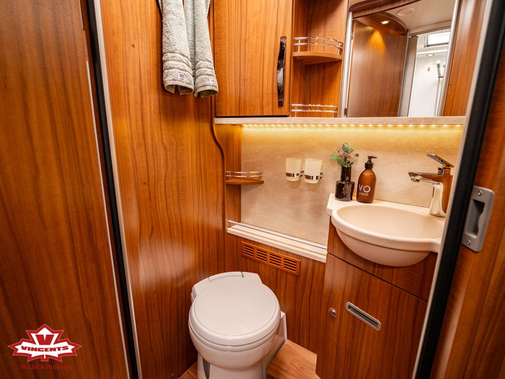 Hymer-B 704 Premium Line *Långbädd *AC-Bodel-(2017)