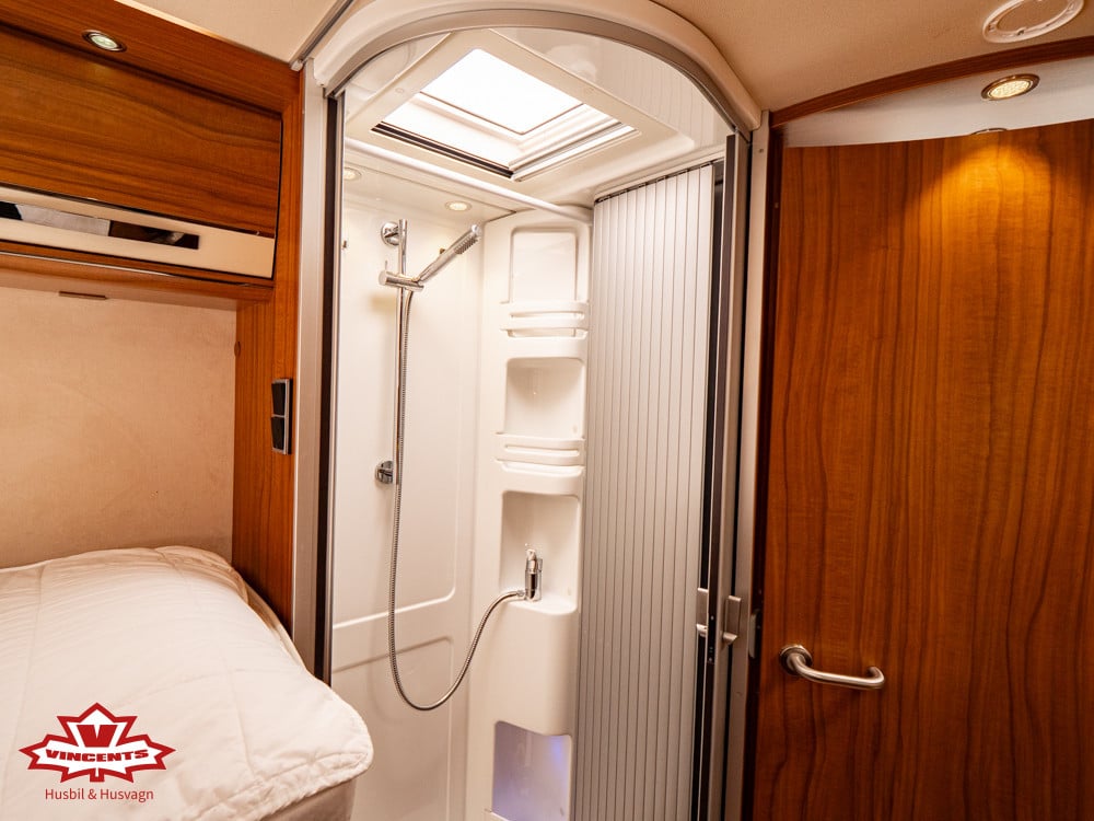 Hymer-B 704 Premium Line *Långbädd *AC-Bodel-(2017)