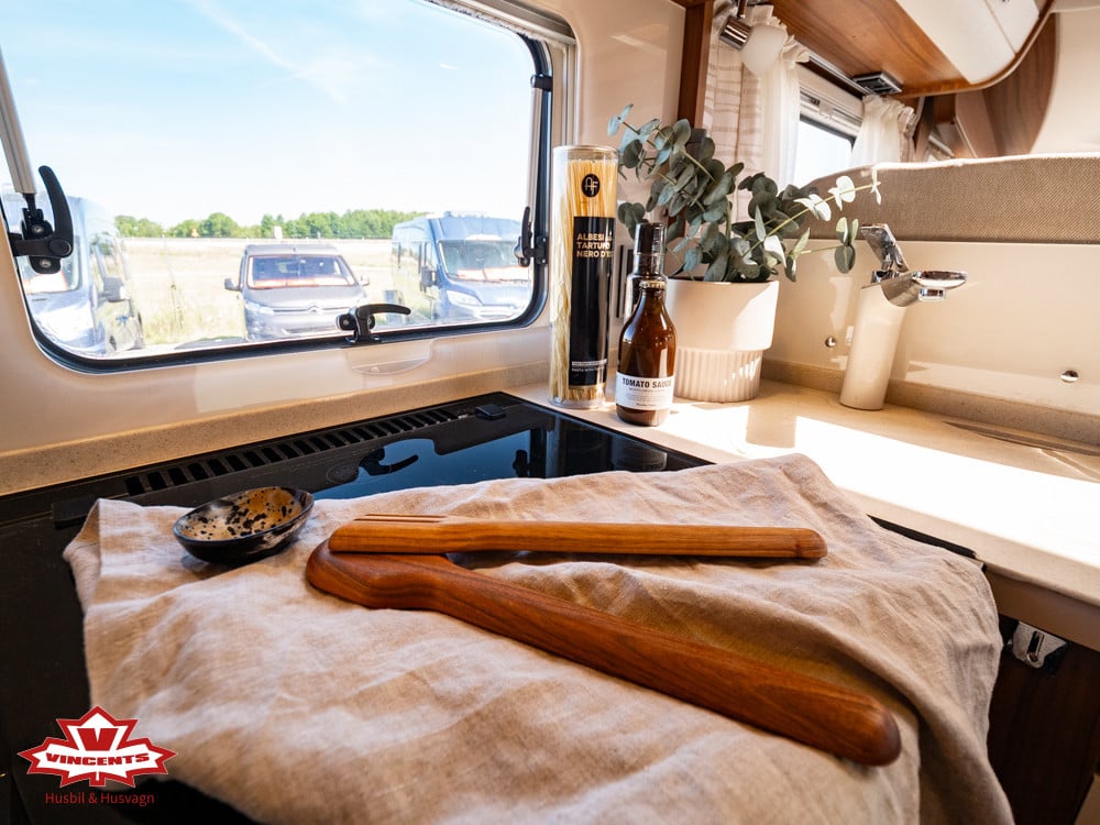 Hymer-B 704 Premium Line *Långbädd *AC-Bodel-(2017)