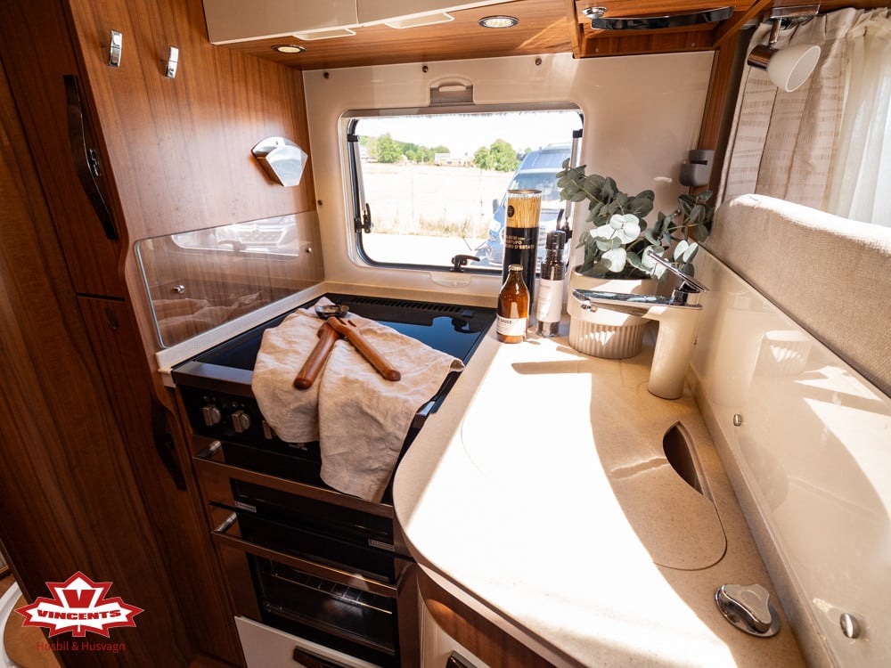 Hymer-B 704 Premium Line *Långbädd *AC-Bodel-(2017)