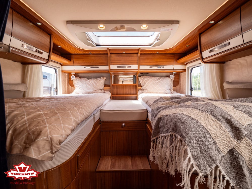 Hymer-B 704 Premium Line *Långbädd *AC-Bodel-(2017)