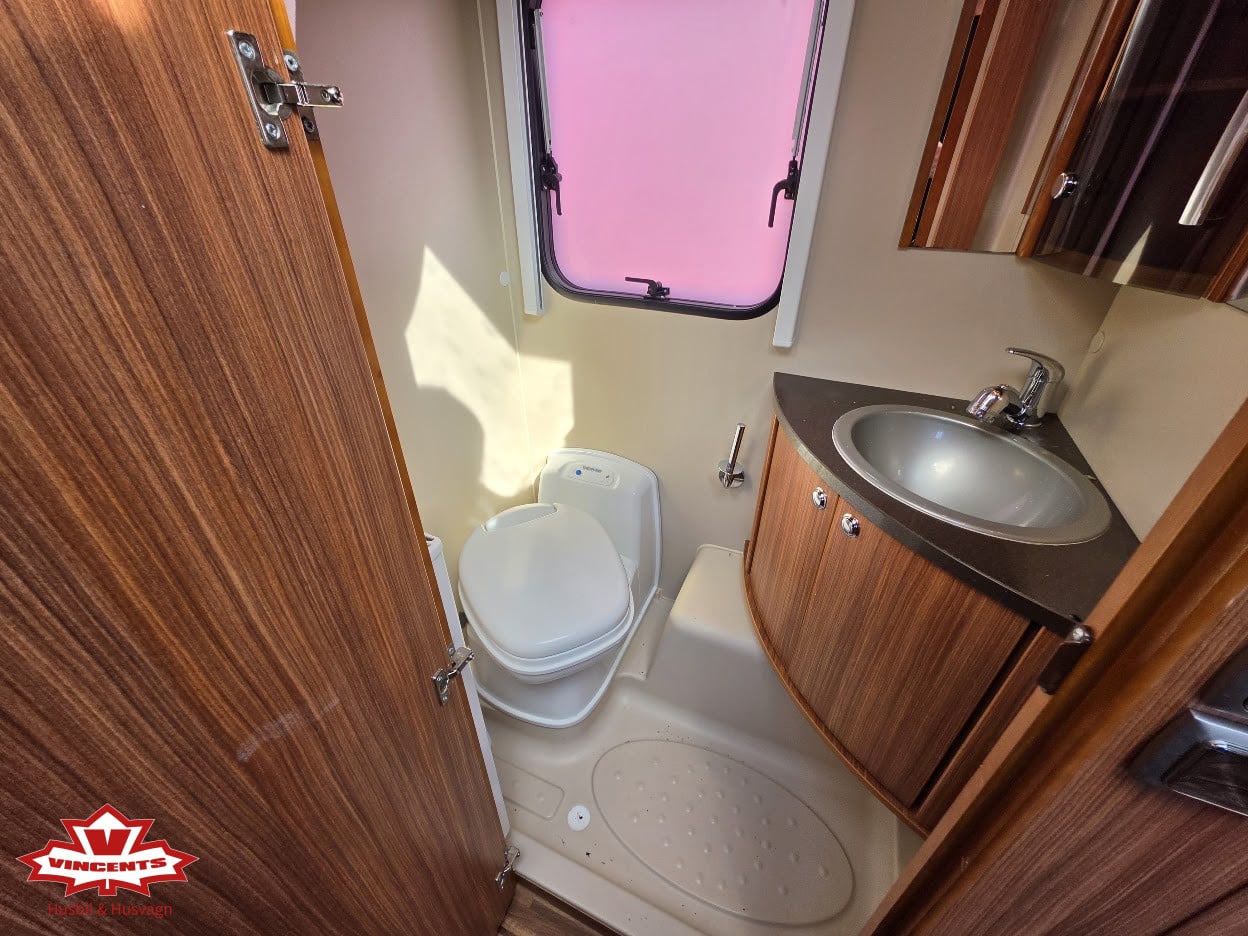 Adria-ALPINA 563 UL *Alde *AC *Långbäddar-(2012)-3333360
