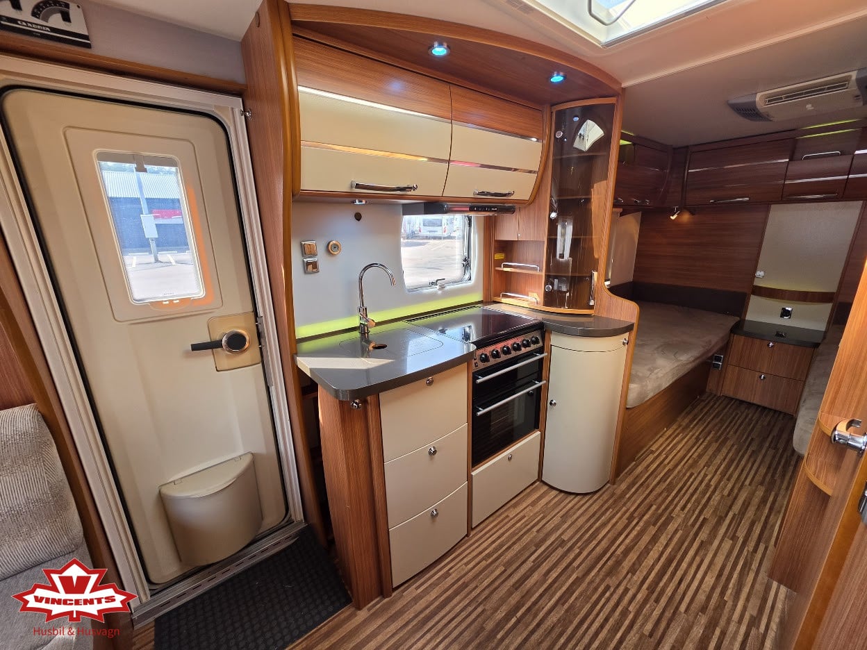 Adria-ALPINA 563 UL *Alde *AC *Långbäddar-(2012)-3333350
