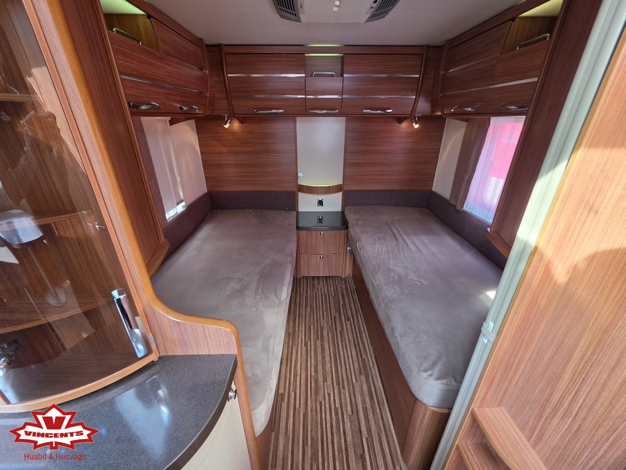 Adria-ALPINA 563 UL *Alde *AC *Långbäddar-(2012)-3333355