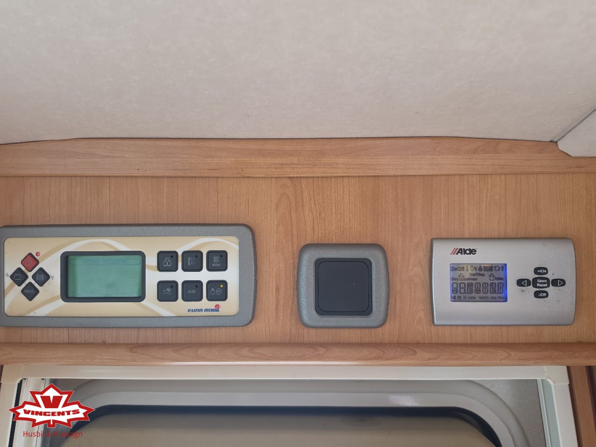 Eura Mobil-CT 700 EB *Långbäddar *ALDE *Kamkedja-(2009)-3333525
