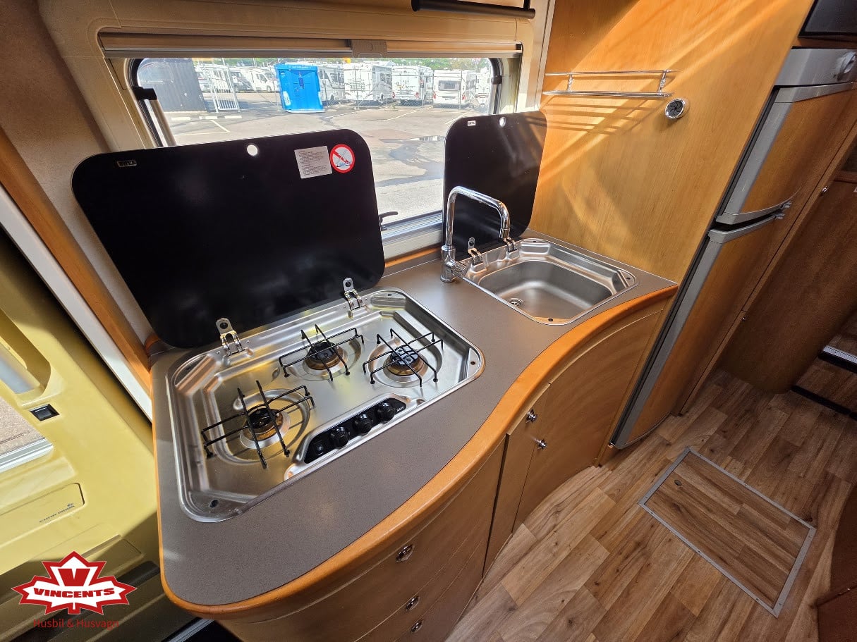Eura Mobil-CT 700 EB *Långbäddar *ALDE *Kamkedja-(2009)-3333517