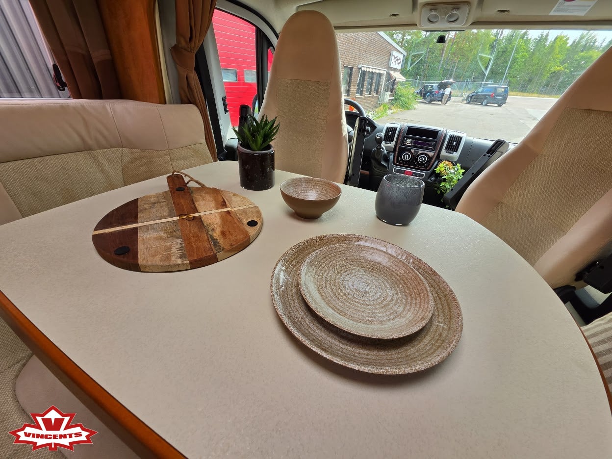 Carthago-TOURER T 148 *Långbädd *Solcell *Truma-(2012)-3347187