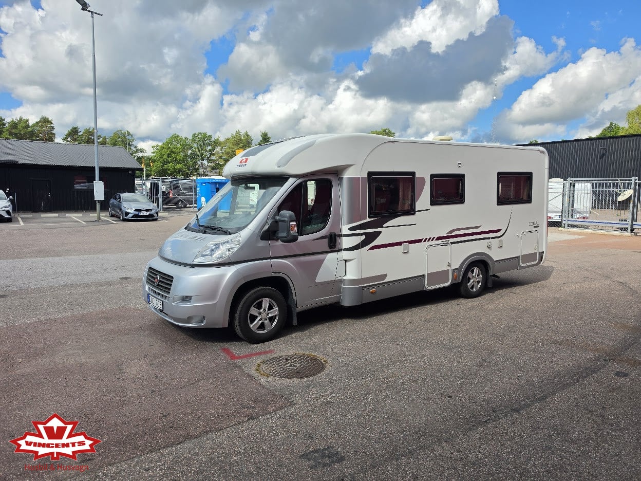 Adria-CORAL S 670 SLL *Truma *Cykelställ *Ugn-(2013)