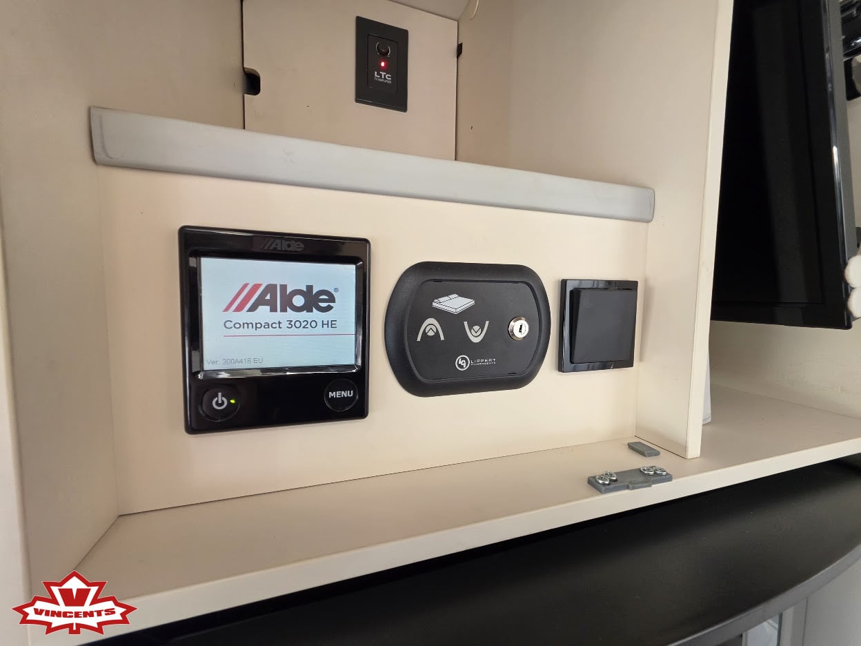 Pilote-P 746 C *Automat *ALDE *Queenbädd-(2020)-3344823