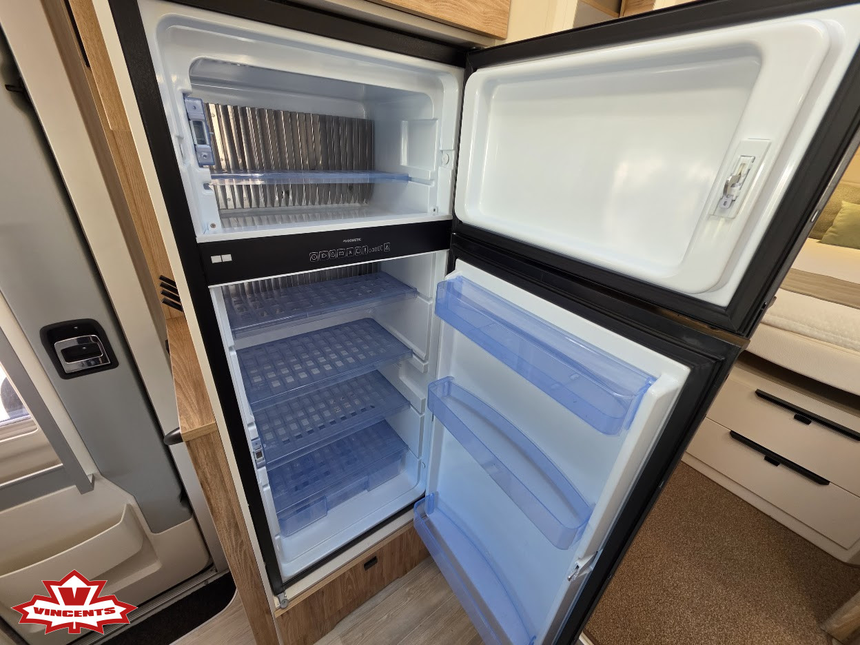 Pilote-P 746 C *Automat *ALDE *Queenbädd-(2020)-3344818