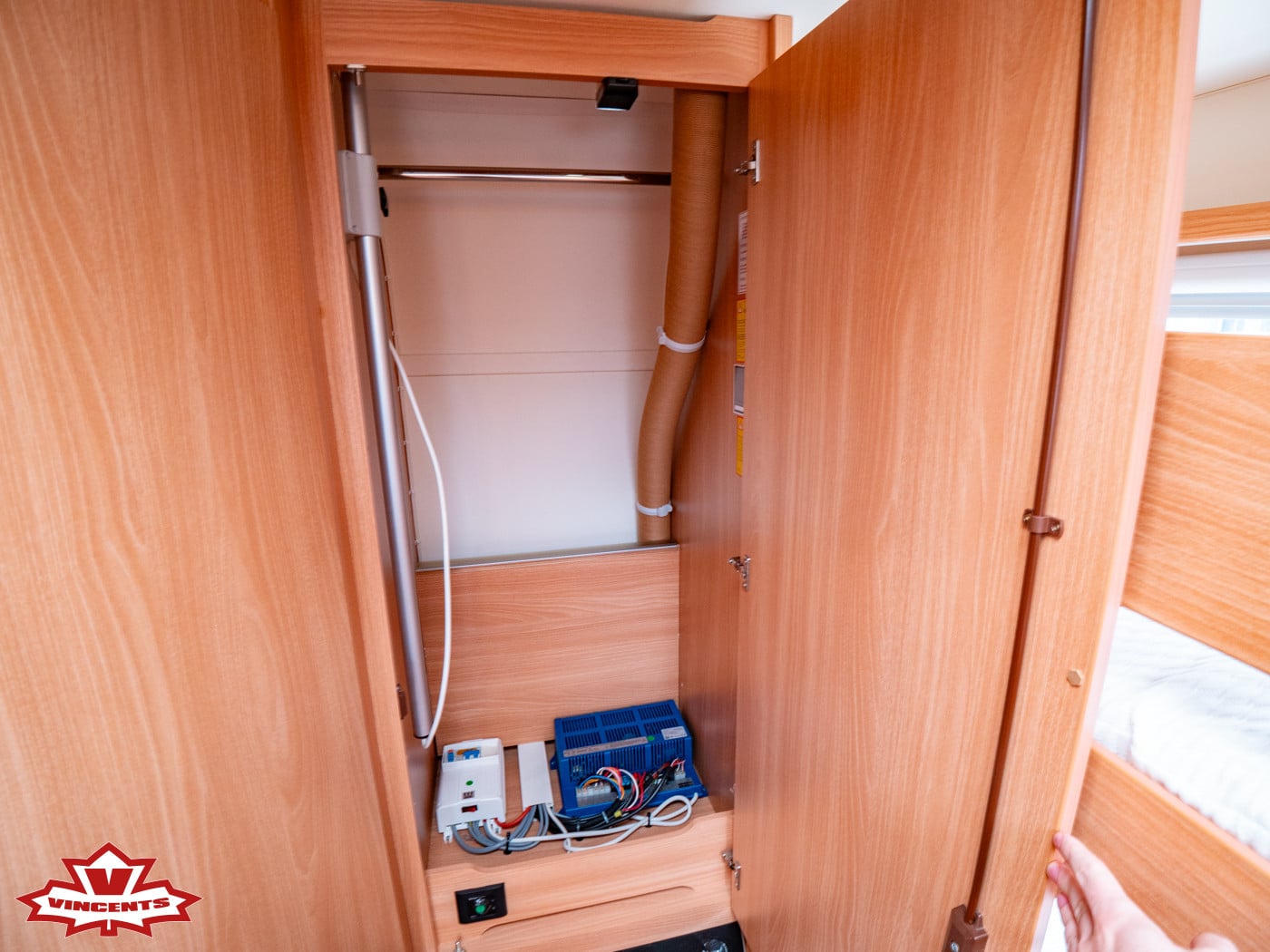 Knaus-Südwind 580 *Barnkammare-(2017)-3363876