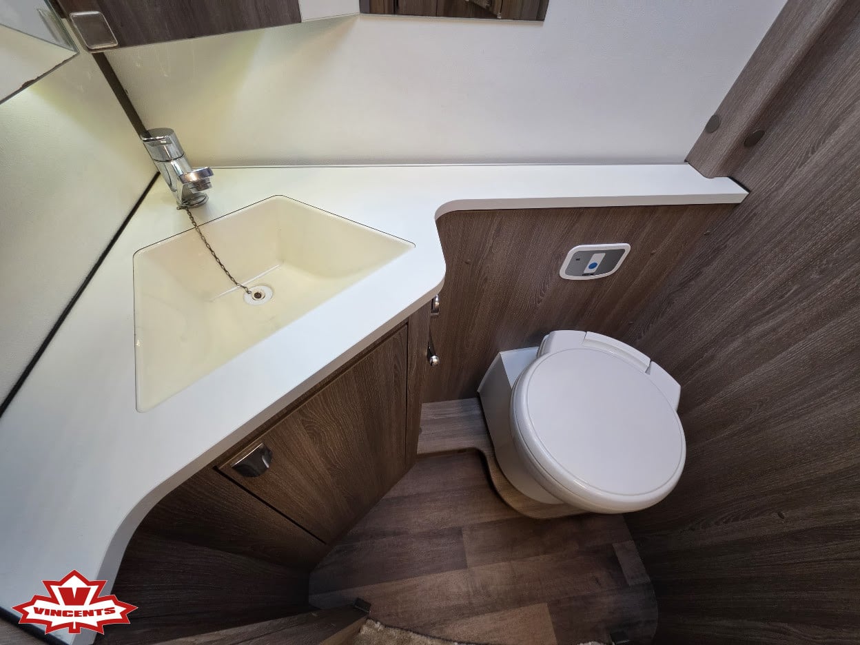 KABE-TM I 910 QB *Queenbed *AC bodel *KOMMANDE-(2015)
