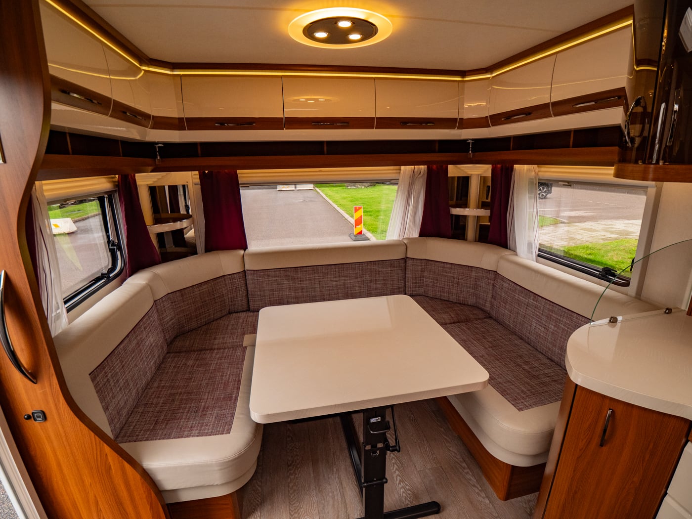 Hobby-560 UL EXCELLENT *Mover *AC bodel-(2016)