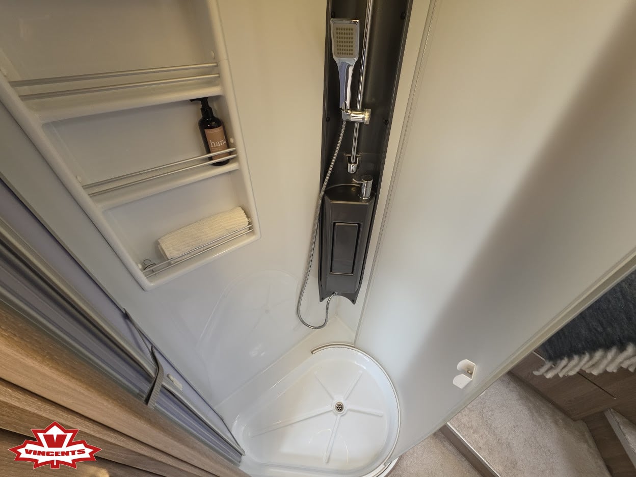 KABE-TM I 910 QB *Queenbed *AC bodel-(2015)