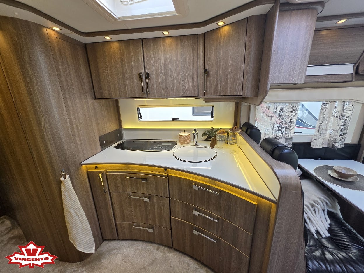 KABE-TM I 910 QB *Queenbed *AC bodel-(2015)