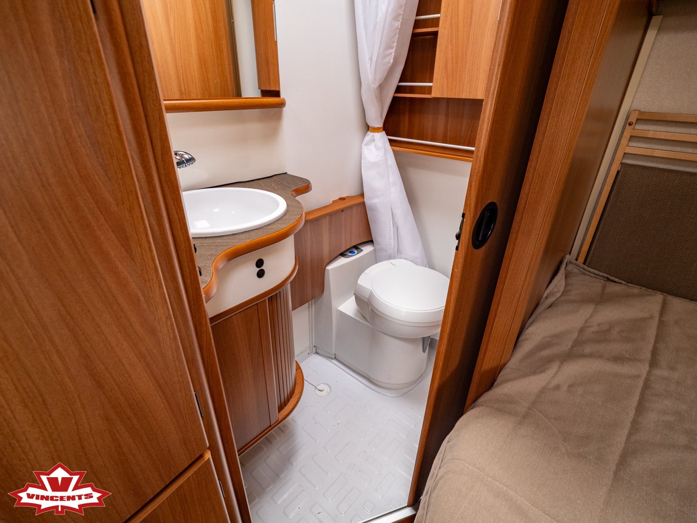 KABE-ROYAL 520 XL KS *ALDE *Dubbelbädd-(2011)-3420581