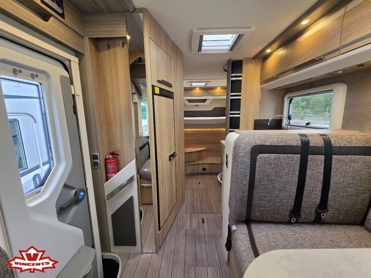 Knaus-SKY I 700 LG *Tvärbädd *Taksäng *Truma-(2016)-3413401