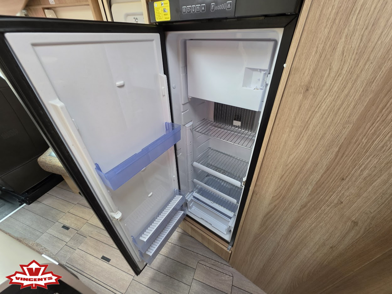 Knaus-SKY I 700 LG *Tvärbädd *Taksäng *Truma-(2016)-3413405
