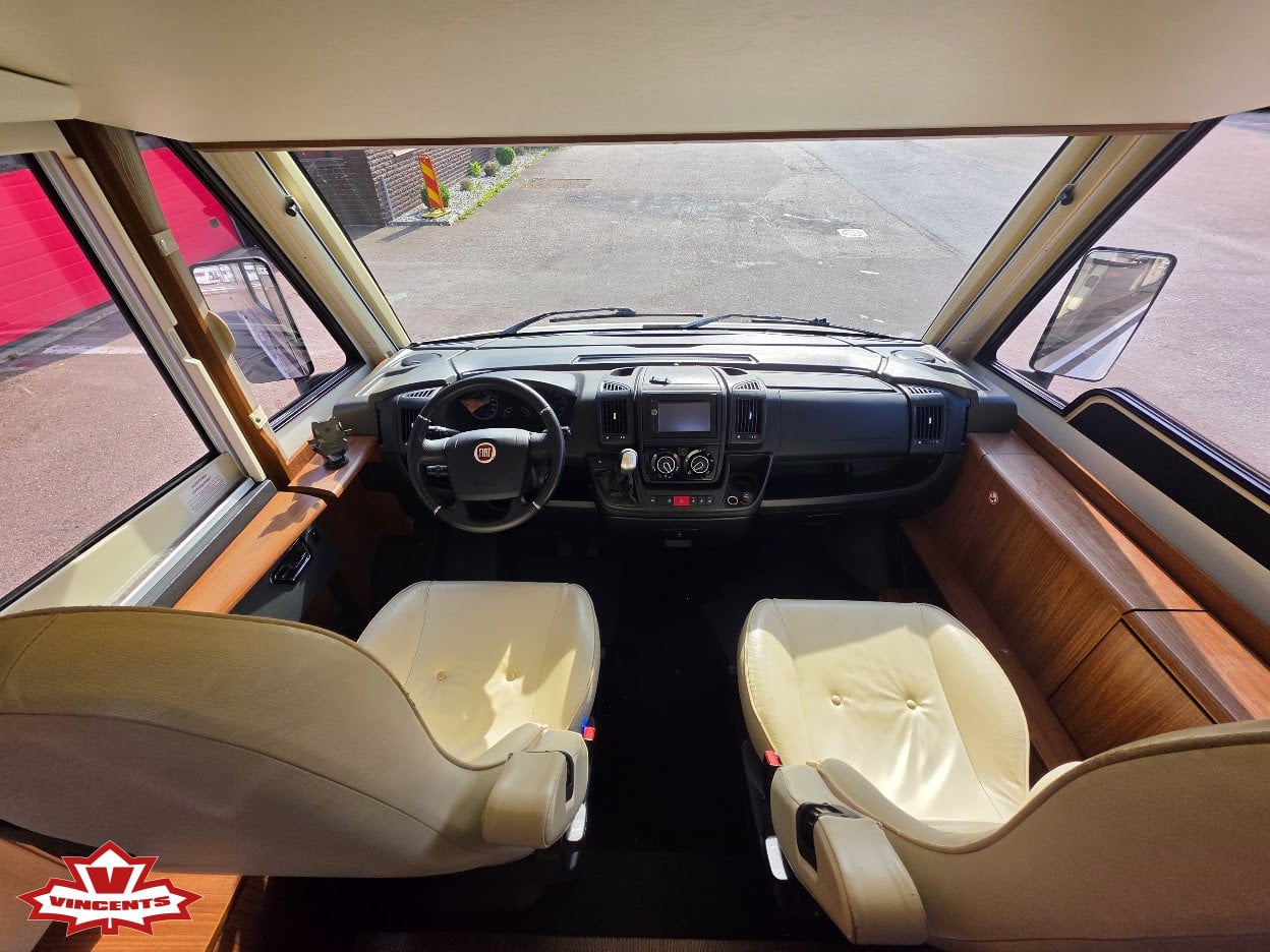 Eura Mobil-Integra Line *Automat *AC bodel *Dragkrok-(2014)