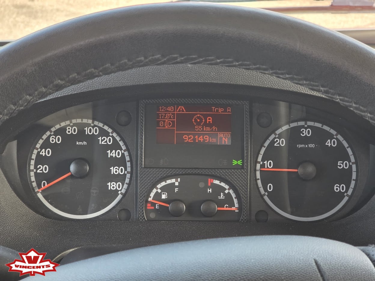 Eura Mobil-Integra Line *Automat *AC bodel *Dragkrok-(2014)