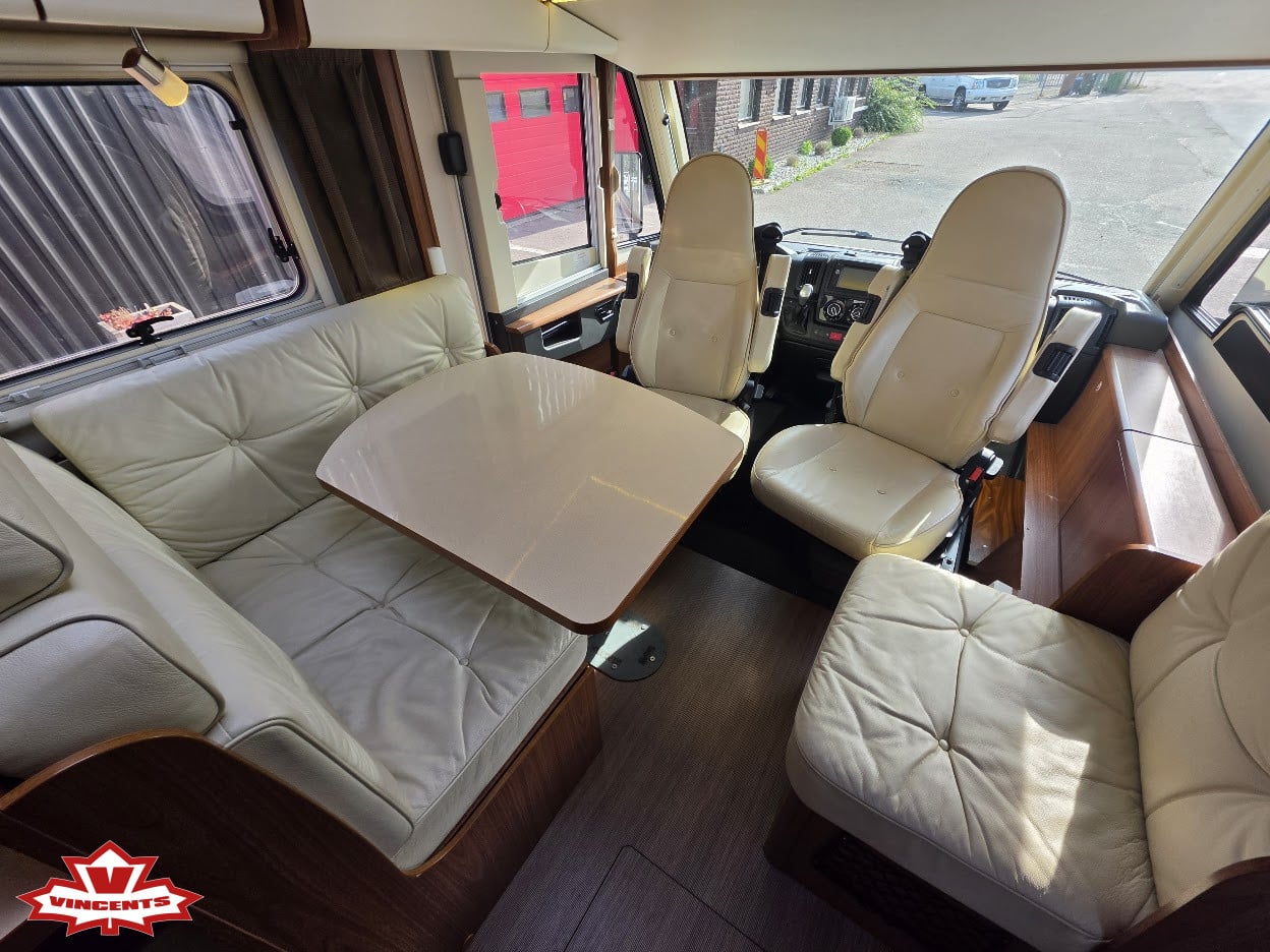 Eura Mobil-Integra Line *Automat *AC bodel *Dragkrok-(2014)